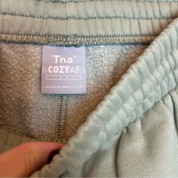 Aritzia TNA Sweat Shorts - Picture 2 of 3
